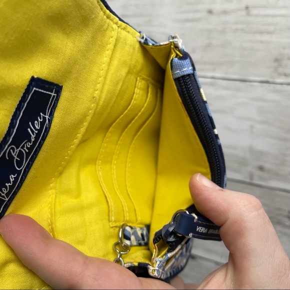 PREOWNED VERA BRADLEY BLUE YELLOW WRISTLET KEY CHAIN KNOT ACCENT - Picture 2 of 5